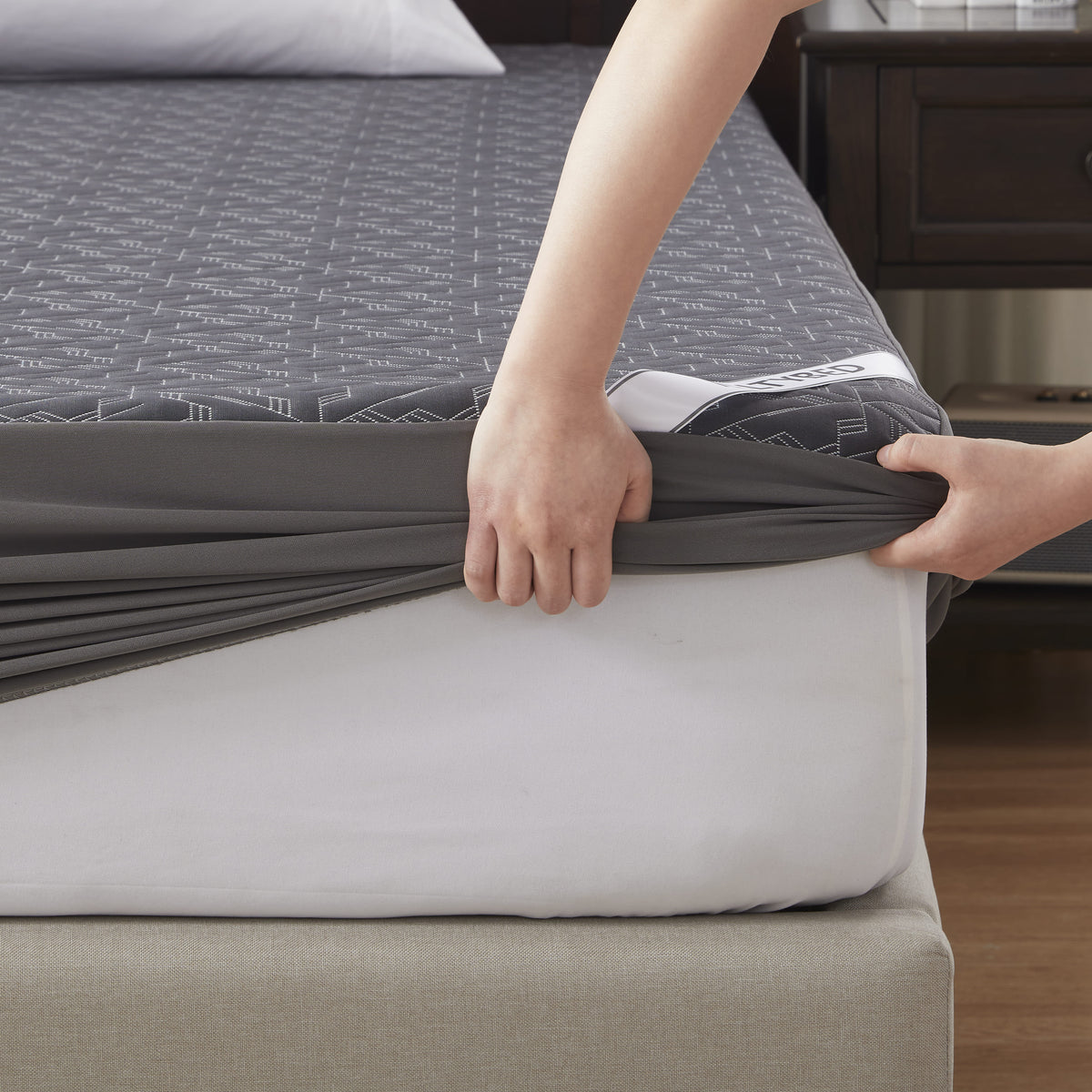 Bedlore® Bamboo Waterproof Mattress Protector